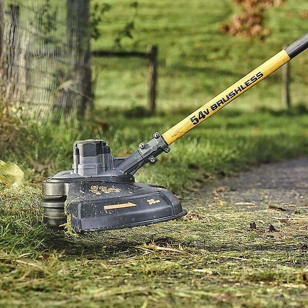 DEWALT - Dewalt - Débroussailleuse À Batterie 54v 38cm Sans Batterie Ni Chargeur - Dcm571n - large