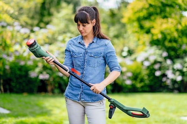 BOSCH - Coupe-bordures EasyGrassCut 23 - large