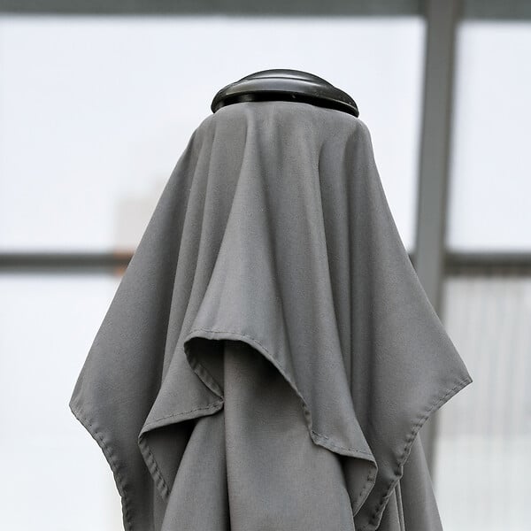 OUTSUNNY - Demi parasol - parasol de balcon 5 entretoises métal dim. 2,3L x 1,3l x 2,49H m polyester haute densité gris - large