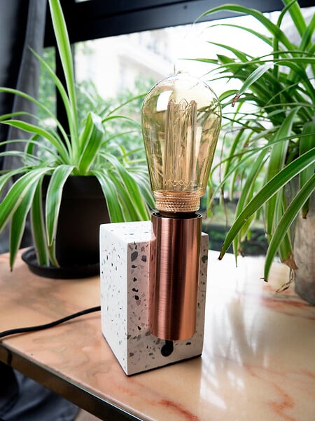 XANLITE - Ampoule LED déco, culot E27, forme Edison hologramme, puissance 4W, flux 200 lm, lumière blanc très chaud 1800 K, verre ambré, usage intérieur décoratif - large