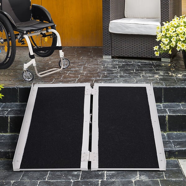 HOMCOM - Rampe de fauteuil roulant rampe de chargement rampe d'accès antidérapante pliable avec bordures de sécurité max. 270 Kg dim. 93L x 76l x 5H cm alu. noir - large