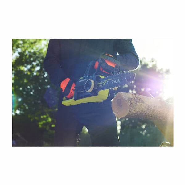 RYOBI - Pack RYOBI Tronçonneuse 18V One+ OCS1830 - 1 batterie 5.0Ah - 1 chargeur 2.0Ah RC18120-150 - chaine 30cm RAC227 - large