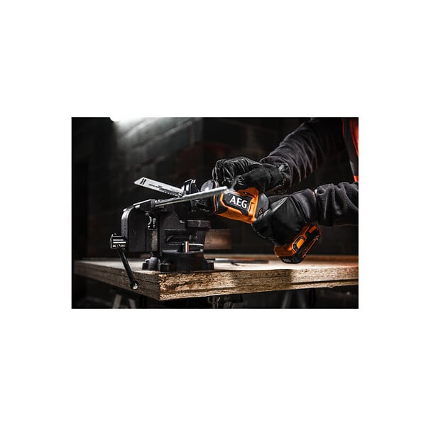 AEG - Pack AEG 18V - Scie sabre Subcompact Brushless 23 mm - Batterie 4.0 Ah - Chargeur - Caisse de rangement - large