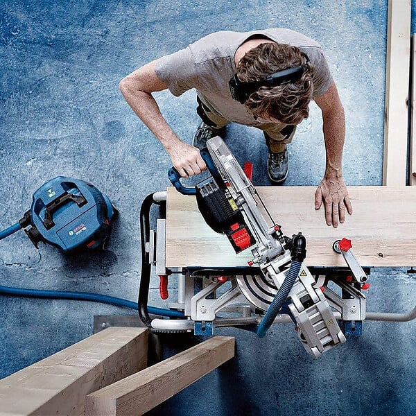 BOSCH - Scie à onglets sans-fil BITURBO BOSCH GCM18V-305 GDC Professional 18V Ø 305mm (Machine Nue) - large
