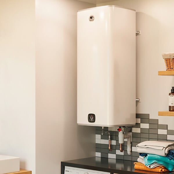 THERMOR - Chauffe-eau électrique Malicio 3 connecté Thermor - 2400W - Carré vertical mural - 150L - 5 personnes - Blanc - large