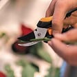 FISKARS - Sécateur à fleurs Solid SP14 Ø13mm - vignette