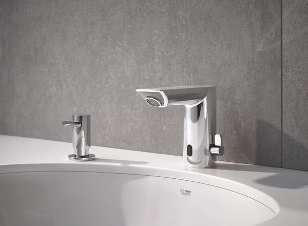 GROHE - Bau Cosmopolitan E Lot de 2 mitigeurs lavabo infrarouge 1/2″ avec limiteur de température ajustable, Chromé (36451000-DUO) - large