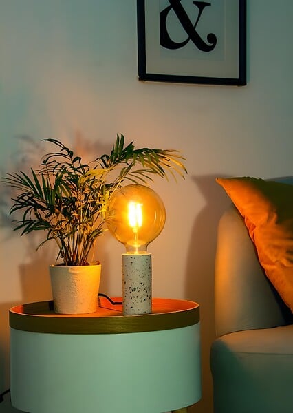 XANLITE - Ampoule Filament LED déco en verre ambré, culot E27, forme G125, puissance 15W, équivalent 100W, flux 1521 lm, lumière blanc très chaud 1800 K - large