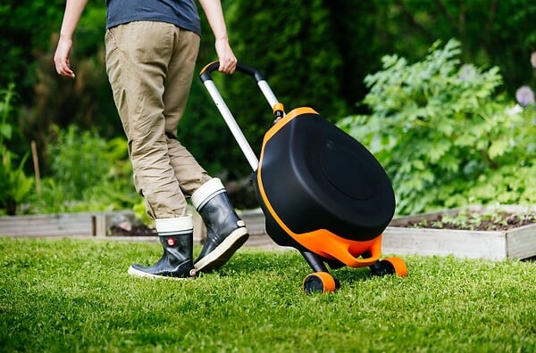 FISKARS - Dévidoir XL - Avec tuyau - Avec roues - 20m + 5m - 13mm de diamètre - large
