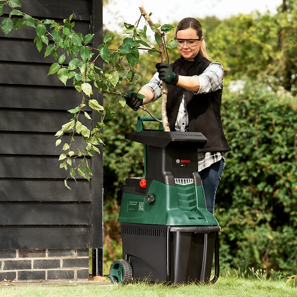 BOSCH - Broyeur de végétaux AXT 25 D - 2500W - large