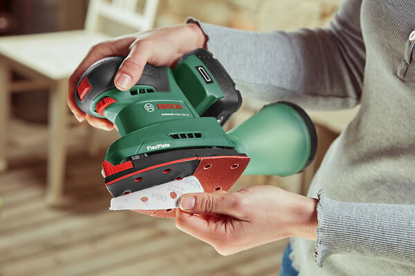 BOSCH - UniversalSander 18V outil seul - large
