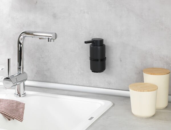 WENKO - Distributeur de savon mural Woya, noir - large