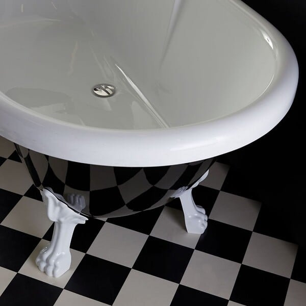 PLANETE BAIN - Baignoire ilot Charly ovale noire et blanche avec piétements blanc - large