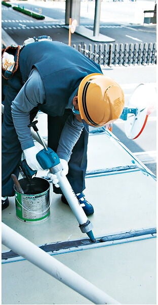 MAKITA - Pistolet à mastic MAKITA DCG180Z - 18 V (vendu sans batterie) - large
