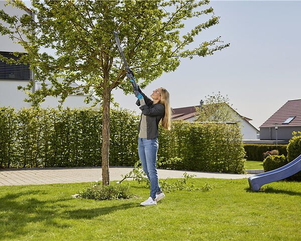 GARDENA - Coupe-branches EasyCut 110/18V P4A sur batterie - Coupe à˜ 28 mm - L. 1140 mm - large