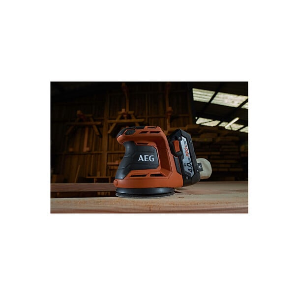 AEG - Pack AEG 18V - Ponceuse excentrique 125mm - Batterie 4.0 Ah - Chargeur - Caisse de rangement - large