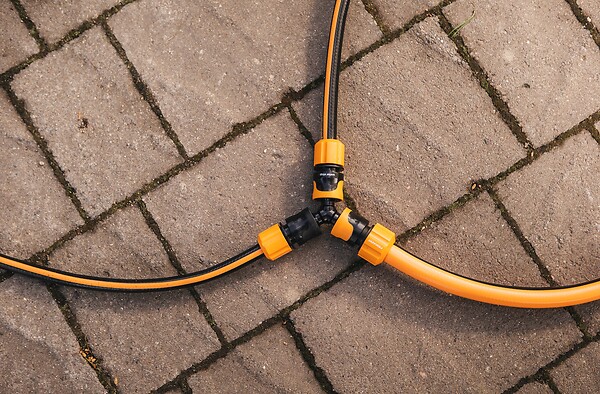 FISKARS - Connecteur de tuyaux 3 sorties - large