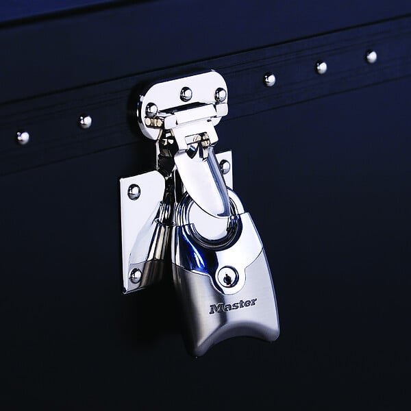 MASTER LOCK - Pack de 2 Cadenas Fusion à Clé et Anse Protégée - large
