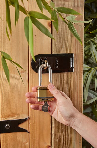MASTER LOCK - Lot de 2 cadenas haute sécurité à clé Acier laminé/Finition laiton - large