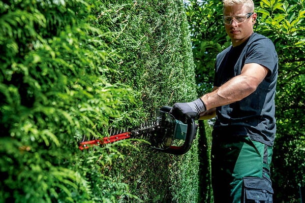 METABO - Taille haie sans fil METABO HS 18 LTX BL 65 - 65cm - 18V (vendu sans batterie) - large