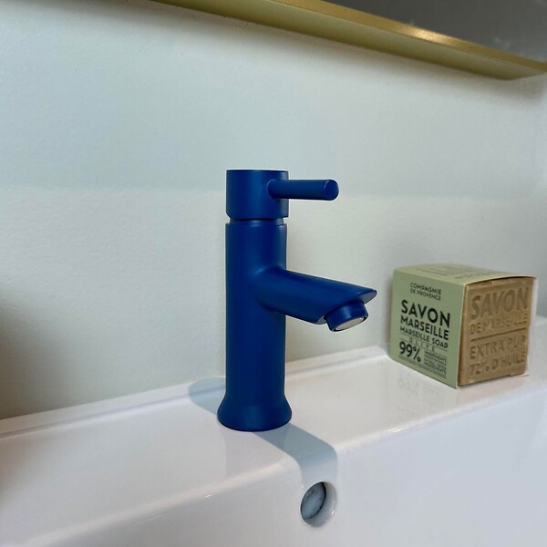 ESSEBAGNO - Luisa mitigeur lave-mains bleu eau chaude et froide - large