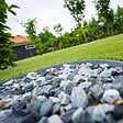 RO'MA NATURE - Bordure de jardin rouleau Plastique Recyclé Gris 25 m x14x0,7 cm (lot de 4 rouleaux soit 100 mètres) - vignette