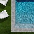 RO'MA NATURE - KIT COMPLET - Margelles pour piscine 4x4m en Travertin Gris (avec colle, joint, hydrofuge ...) - vignette