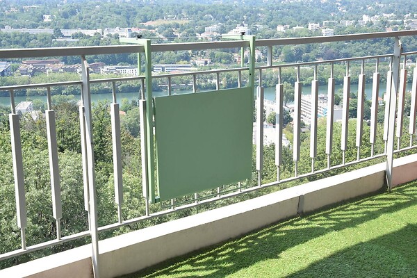 CENTRALE BRICO - Table de balcon réglable Soléa - 55x45 cm - vert pâle - large