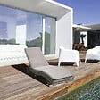 OUTSUNNY - Bain de soleil transat grand confort - dossier inclinable 5 positions roulettes - matelas déhoussable inclus - résine tressée grise - vignette