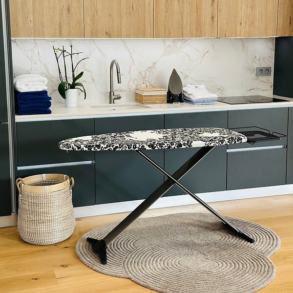 KITCHEN MOVE - Table à repasser avec repose fer TIFFANY 130x47cm - large