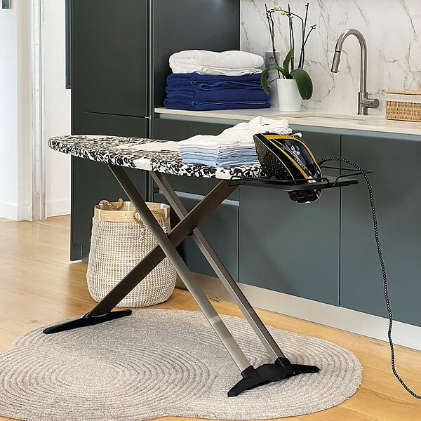 KITCHEN MOVE - Table à repasser avec repose fer TIFFANY 130x47cm - large