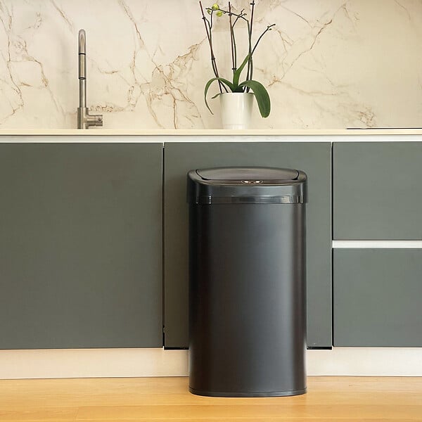 KITCHEN MOVE - Poubelle automatique inox MAJESTIC noir 58L - large