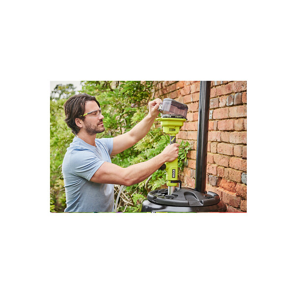 RYOBI - Pack RYOBI 18V Pompe à  eau télescopique - 3360 L/H - 1 Batterie 4,0Ah - 1 Chargeur - large