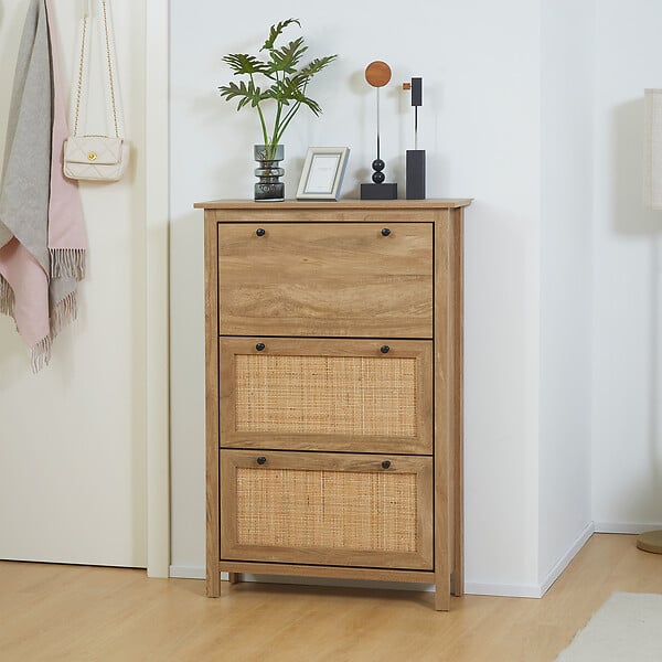 HOMCOM - Meuble à chaussures 3 portes abattants dim. 80L x 23,5L x 121,5H cm aspect bois effet cannage rotin - large