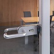 EMUCA - Serrure pour porte en verre avec cadre en bois, cylindre avec clés, pour porte en verre 8-12mm, acier et aluminium, anodisé mat - vignette