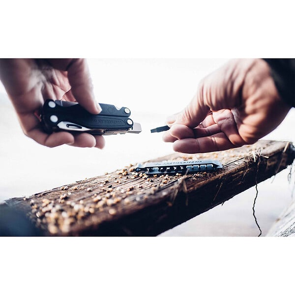 LEATHERMAN - Pince Multifonctions CHARGE® + 19 Outils en 1 avec étui nylon - LEATHERMAN - large