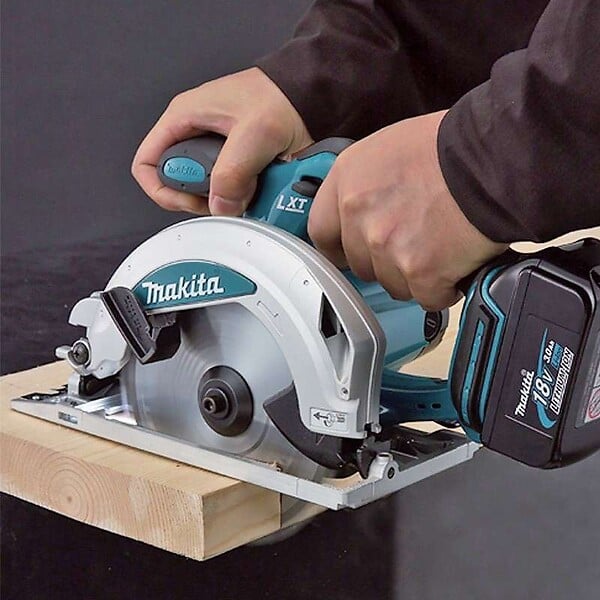 MAKITA - Scie circulaire MAKITA DSS610Z 18V LXT (vendu sans batterie) - large