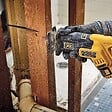 DEWALT - Scie sabre compacte 18V DEWALT DCS367NT-XJ Brushless avec coffret - vignette