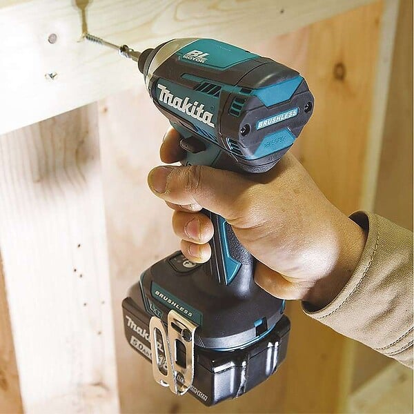 MAKITA - Visseuse à chocs brushless MAKITA DTD154Z 18 V Li-ion 175 Nm (vendu sans batterie) - large