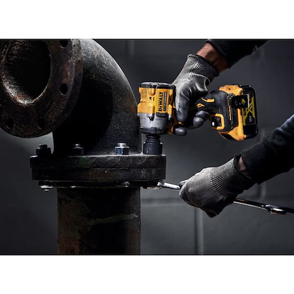 DEWALT - Boulonneuse à chocs compacte ½'' 406Nm 18V DEWALT DCF922NT-XJ avec coffret - large