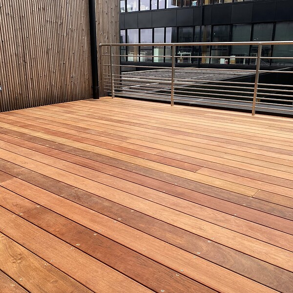 TERRASSEENBOIS - Kit terrasse bois exotique JATOBA pour 40 m², Lames 3,05 m, lambourdes 3,05 m et visserie Inox. - large