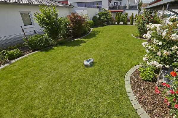 GARDENA - Tondeuse robot Sileno Minimo 450 - Surface 450 mÂ² - Contrôles connectés - large