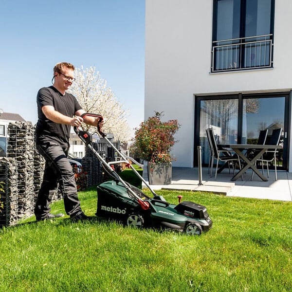 METABO - Tondeuse sans fil METABO RM 36-18 LTX BL 36 - 18V (vendu sans batterie) - large