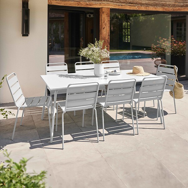 OVIALA - Ensemble table de jardin et 8 chaises en métal blanc - Palavas - large