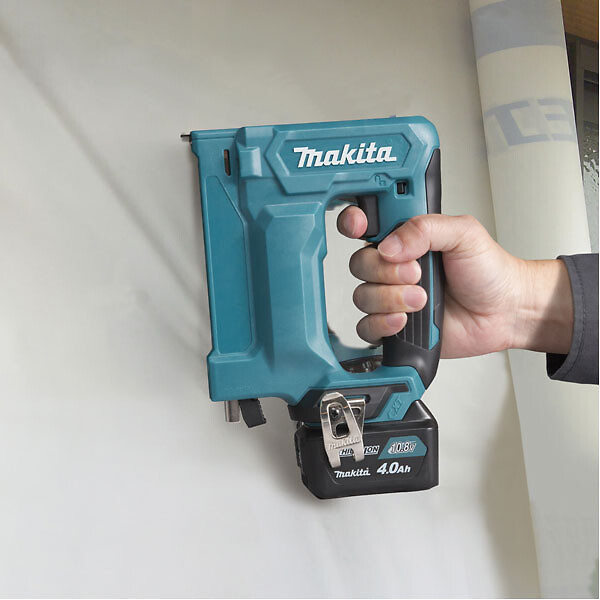 MAKITA - Agrafeuse Sans Fil - 12 V Cxt Li-ion 2 Ah - 7 / 10 Mm - 1,4 Kg - large