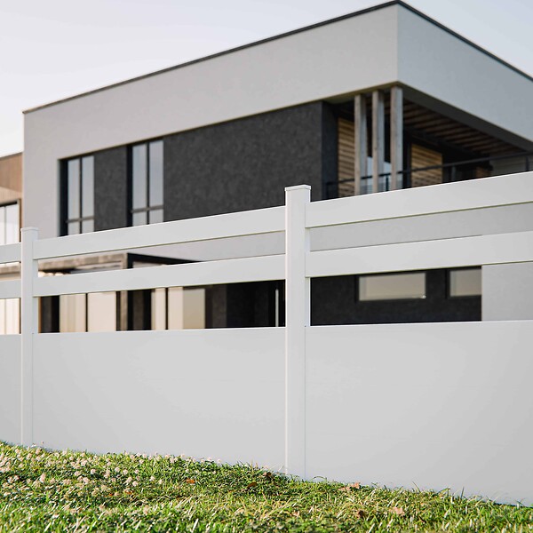 MON MARCHE DECO - Kit Clôture SLIM PVC Blanc H. 120 cm x L. 5.60 m - 2 Lisses + 3 Soubassements - large