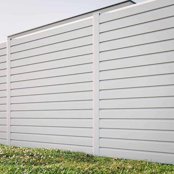 MON MARCHE DECO - Kit Clôture SLIM PVC Blanc H. 180 cm x L. 11.10 m - 15 Lisses claire-voie - large