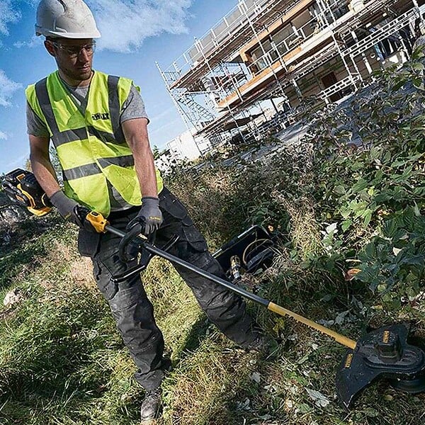 DEWALT - Dewalt - Débroussailleuse À Batterie 54v 38cm Sans Batterie Ni Chargeur - Dcm571n - large