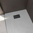 AURLANE - Receveur de douche Gris Effet Pierre 90x140 cm et Grille décor Linéaire Noire Mate - vignette