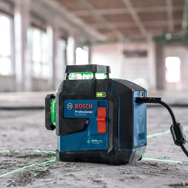 BOSCH - Laser lignes BOSCH GLL 80-33 G - 0 601 065 501 Professional - Livré avec coffret de transport et accessoires - large
